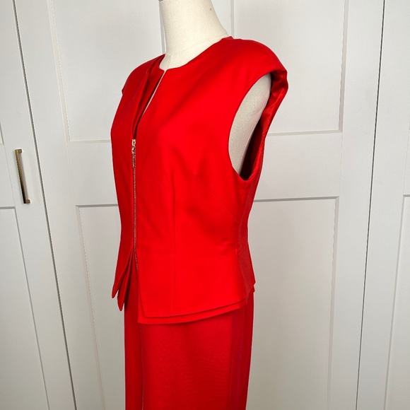 Structured Peplum Body- Con Red Dress - Picture 2 of 9